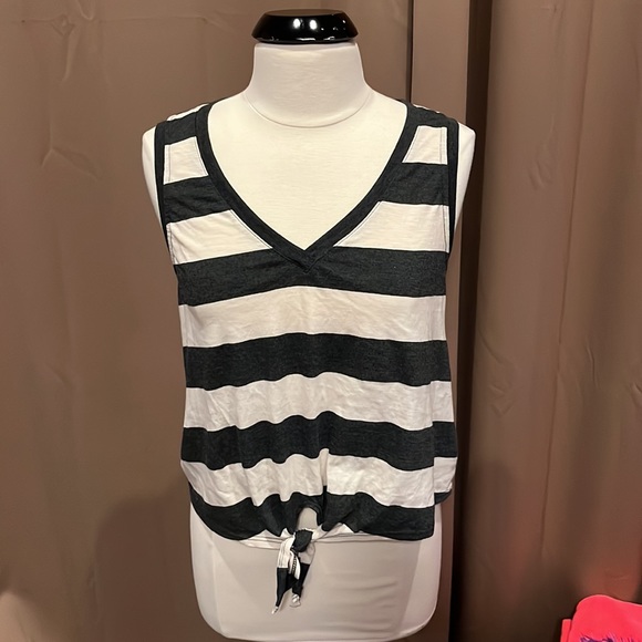 NWOT striped blouse - Picture 2 of 4